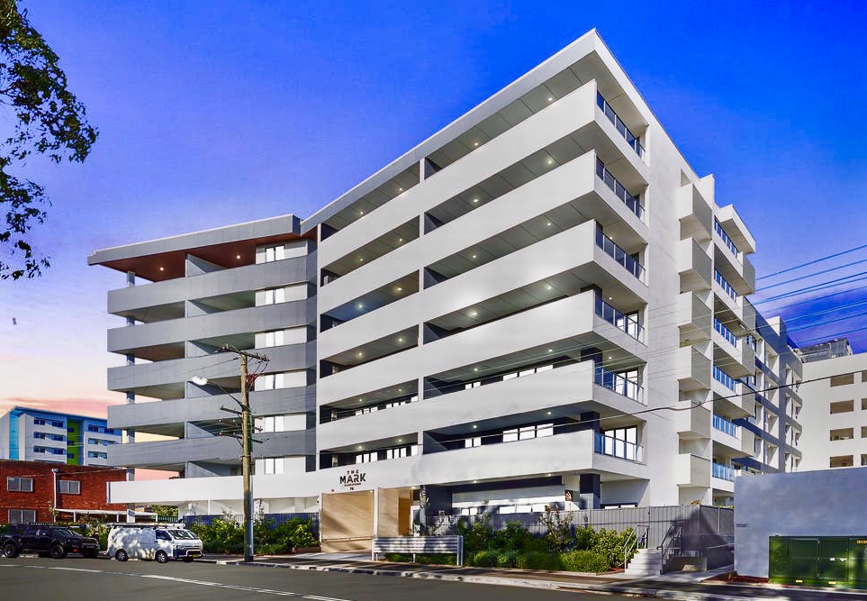 Modern Near New 2 bedroom Apartment ! Spacious and Privacy