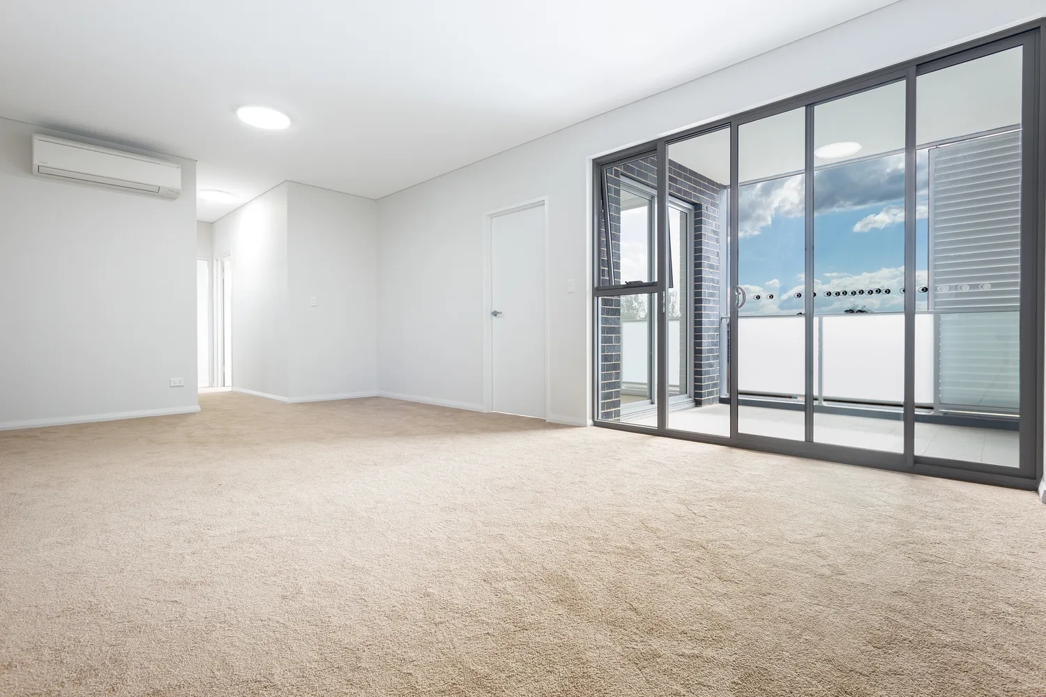 Rouse Hill Completed and Brand New