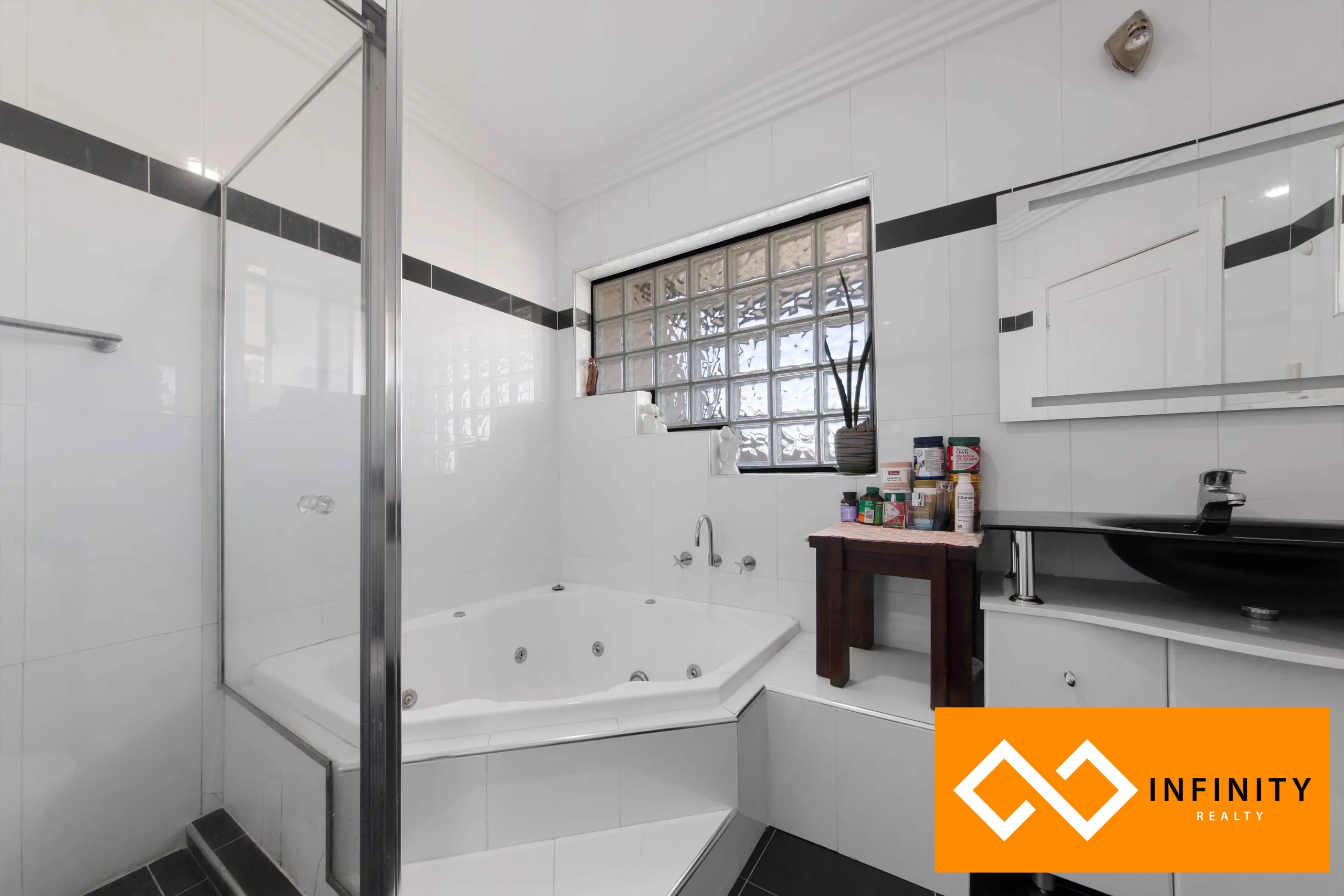 60 Lynwen Crescent, Banksia NSW 2166