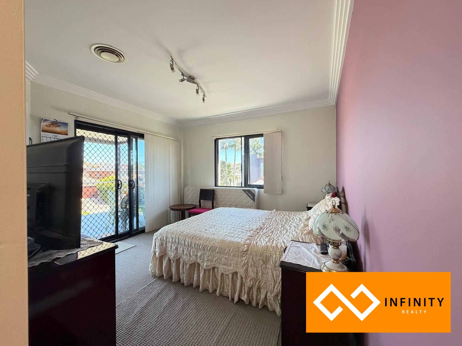 60 Lynwen Crescent, Banksia NSW 2166